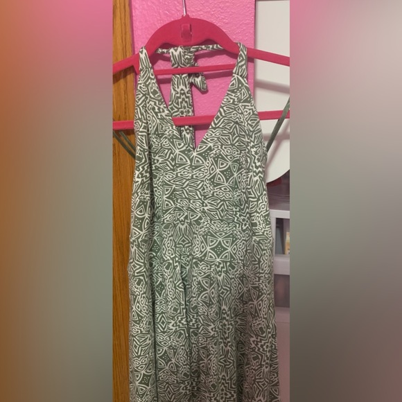 EUC.banana republic back tie halter maxi dress. Size small. - Picture 3 of 5